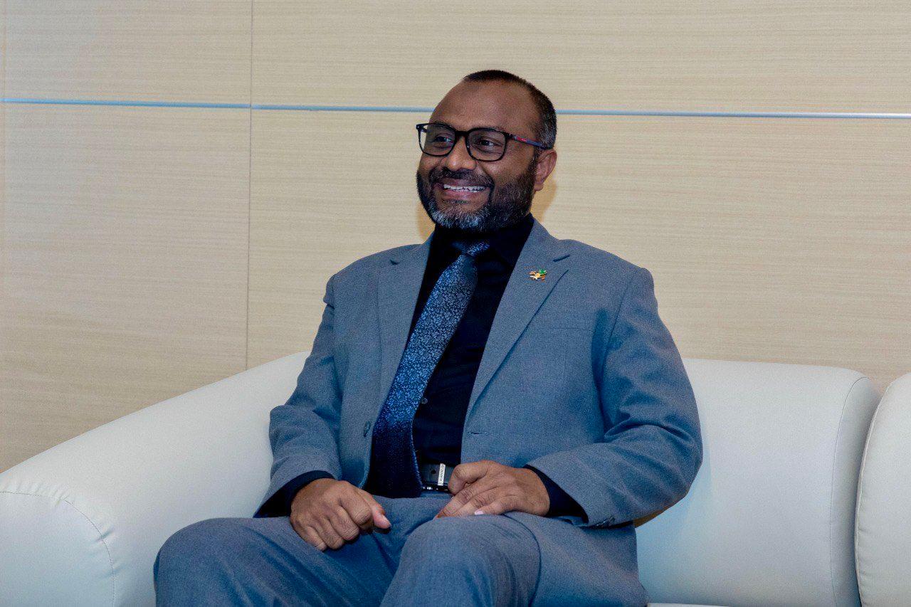 ރައީސް މުޢިއްޒުގެ މަންދޫބުގެ  ގޮތުގައި  ޑރ. ޝަހީމް ގަމްބިއާ އަށް!