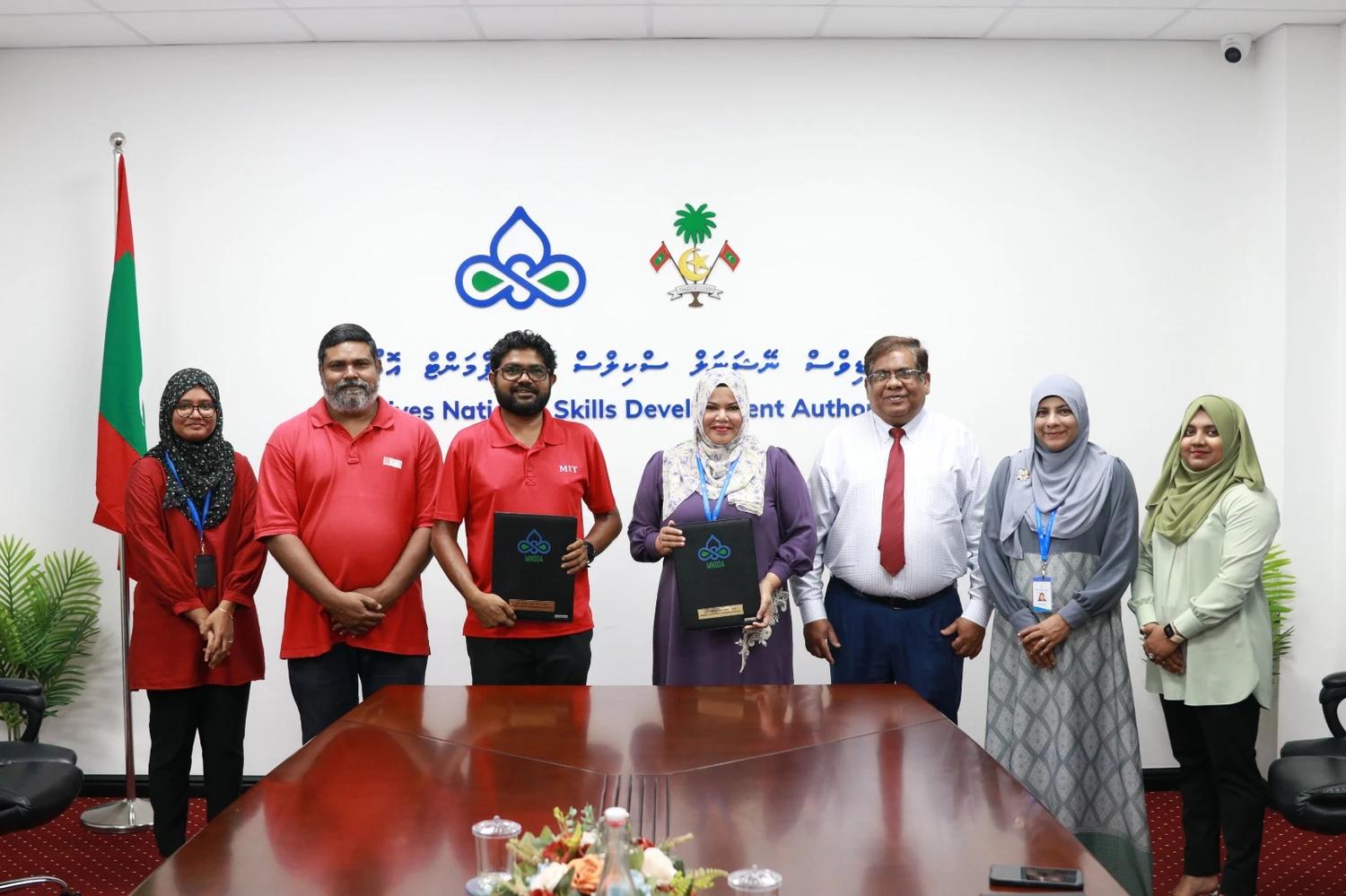 ޒުވާނުން ތަމްރީންކުރުމުގެ ޕްރޮގްރާމްތައް ހިންގުމަށް ސޮއިކޮށްފި