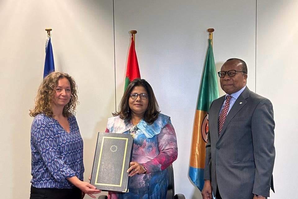 ސަމޯއާ އެއްބަސްވުމުގައި ރާއްޖެއިން ސޮއިކޮށްފި