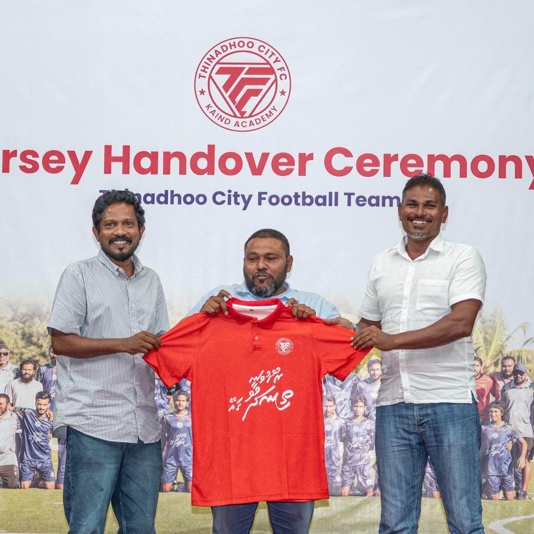 އިބްރާހިމް ޝަރީފް؛ ތިނަދޫ ފުޓްބޯޅައަށް ހިދުމަތް ކުރުމުގައި ވަރުބަލިކަމެއްނެތި ކުރިއަށް!