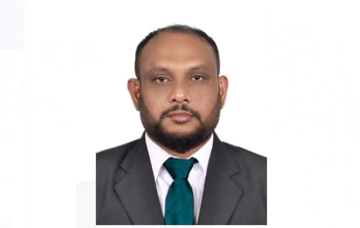 އައްމަޓީގެ މައްސަލަ އިސްތިއުނާފުކޮށް، ޕާސްޕޯޓު ހިފަހައްޓައިފި