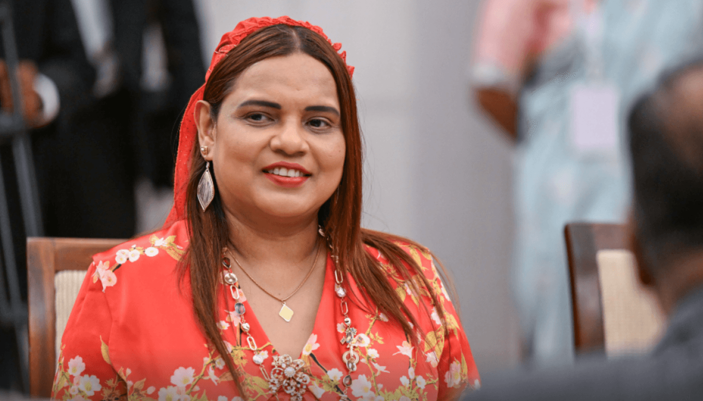 ފޮރިން މިނިސްޓަރ އިރުތިޝާމް އާދަމް ރަސްމީ ދަތުރުފުޅެއްގައި އިންޑިއާ އަށް!