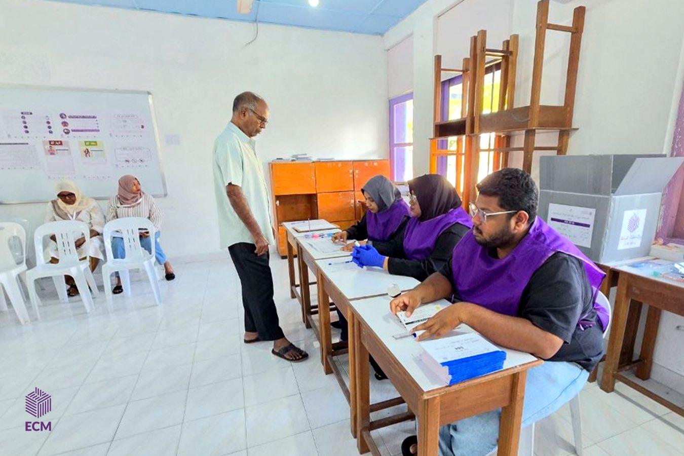 ހިތަދޫ އުތުރު ބައި އިލެކްޝަން: 4 ޖެހުމާއި ހަމައަށް 62 އިންސައްތަ މީހުން ވޯޓުލައިފި