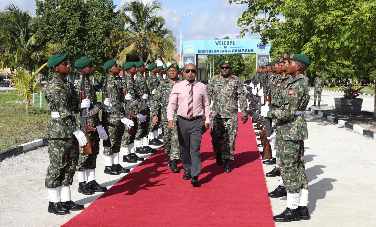ސިފައިންގެ 72 ވަނަ އަސާސީ ތަމްރީނު ކޯސް ނިންމައި 137 ދަރިވަރުން ދަސްވެނިވެއްޖެ، އެންމެ މޮޅު ދަރިވަރަކަށް ޕްރައިވެޓް ނަޒީހު!