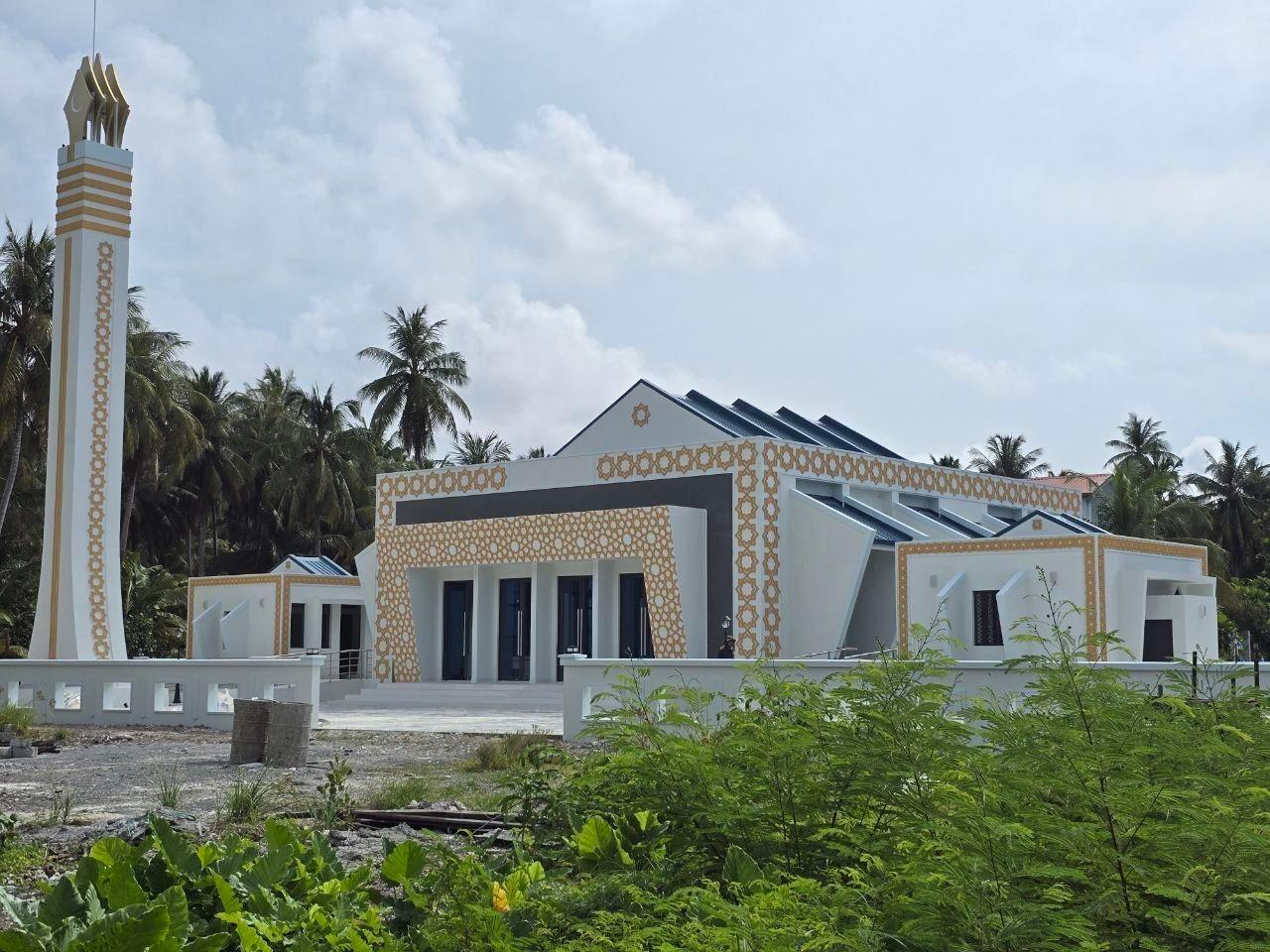 ވަންދޫގައި އަލަށް އިމާރާތްކުރާ ރީތި މިސްކިތުގެ މަސައްކަތުގެ 95 އިންސައްތަ ނިމި، ހުޅުވުމަށް ތައްޔާރުވެއްޖެ!