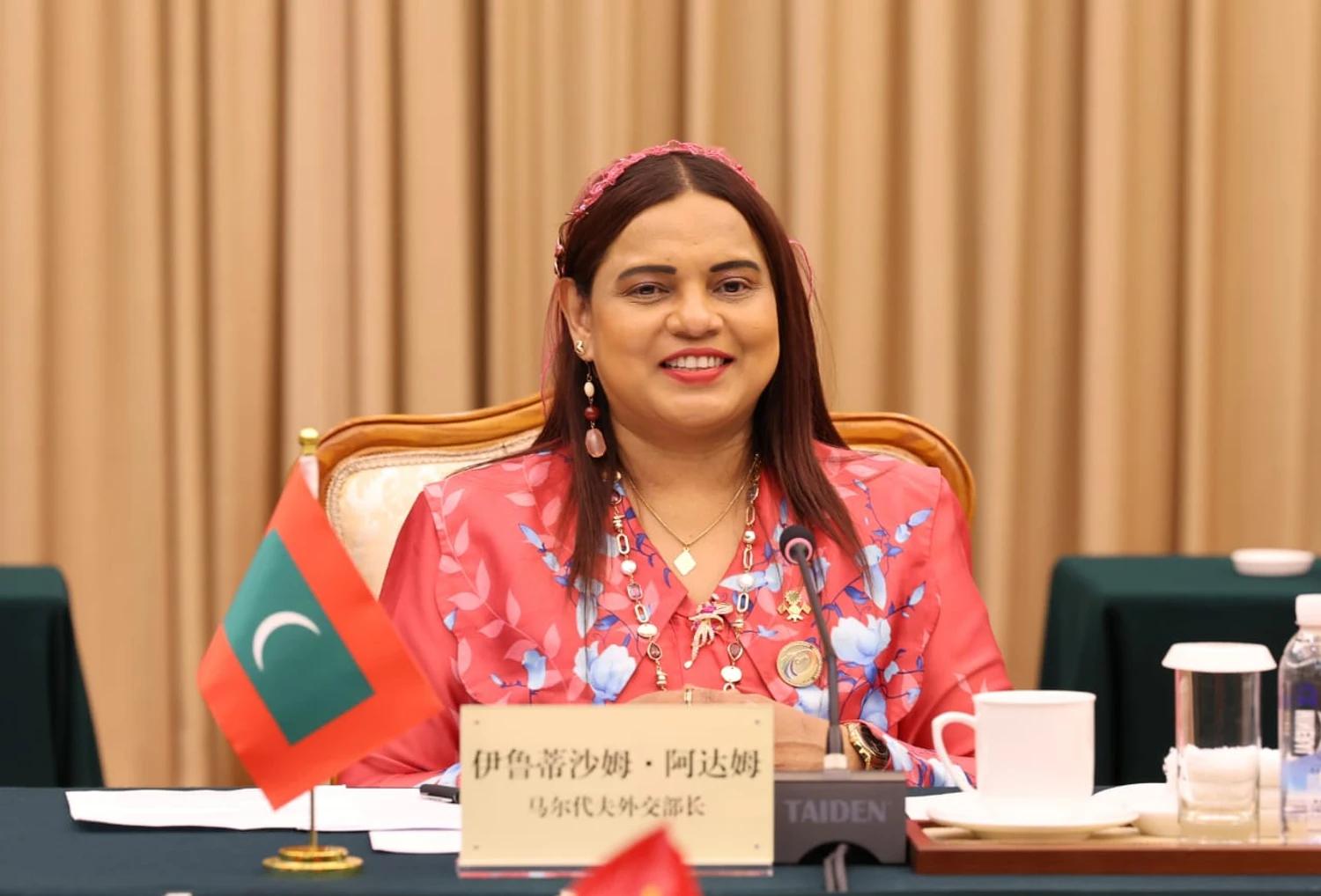 މިނިސްޓަރު އިރުތިޝާމް ޗައިނާއަށް ކުރެއްވި ރަސްމީ ދަތުރުފުޅު ނިންމަވާލައްވައިފި
