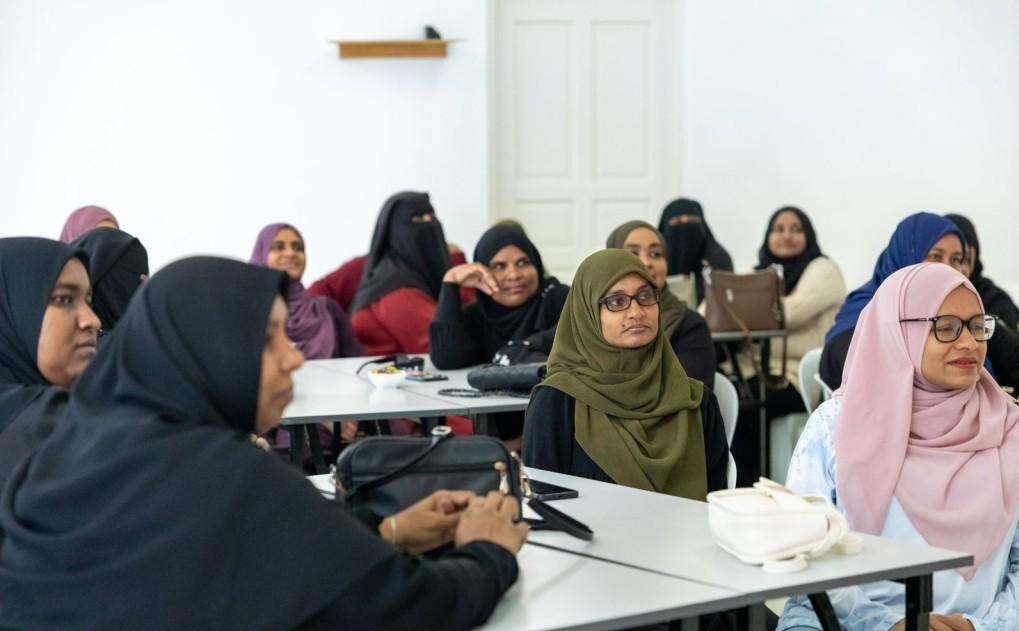 މަހިބަދޫގައި އަންހެނުންގެ ލީޑާޝިޕް ޕްރޮގްރާމް ފަށައިފި