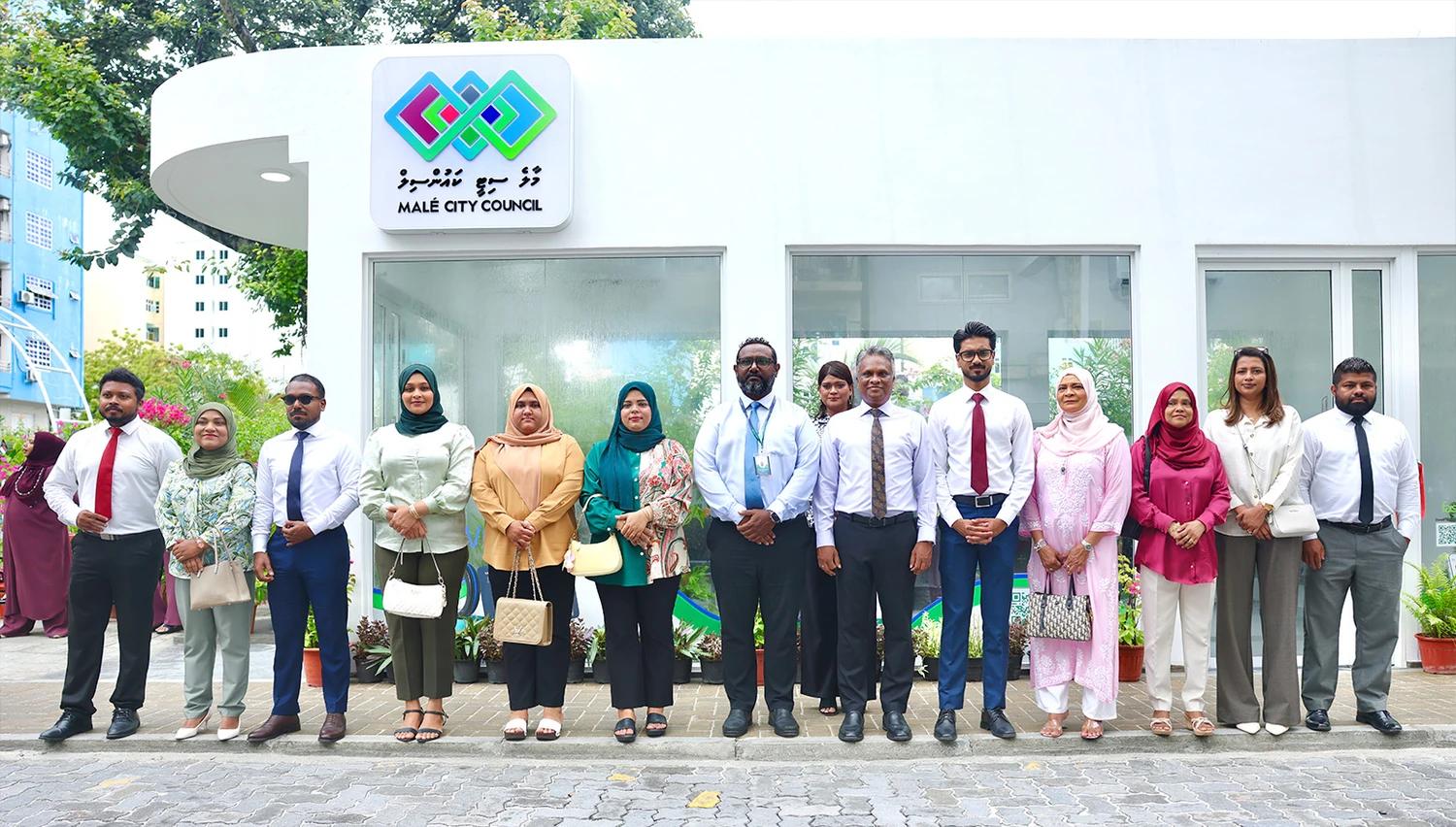 މާފަންނު މައިޒާން ކުރިމަތީގައި ތަރައްޤީކުރި "މާފަންނު ބަސް ސްޓޭޝަން" ހުޅުވައިފި