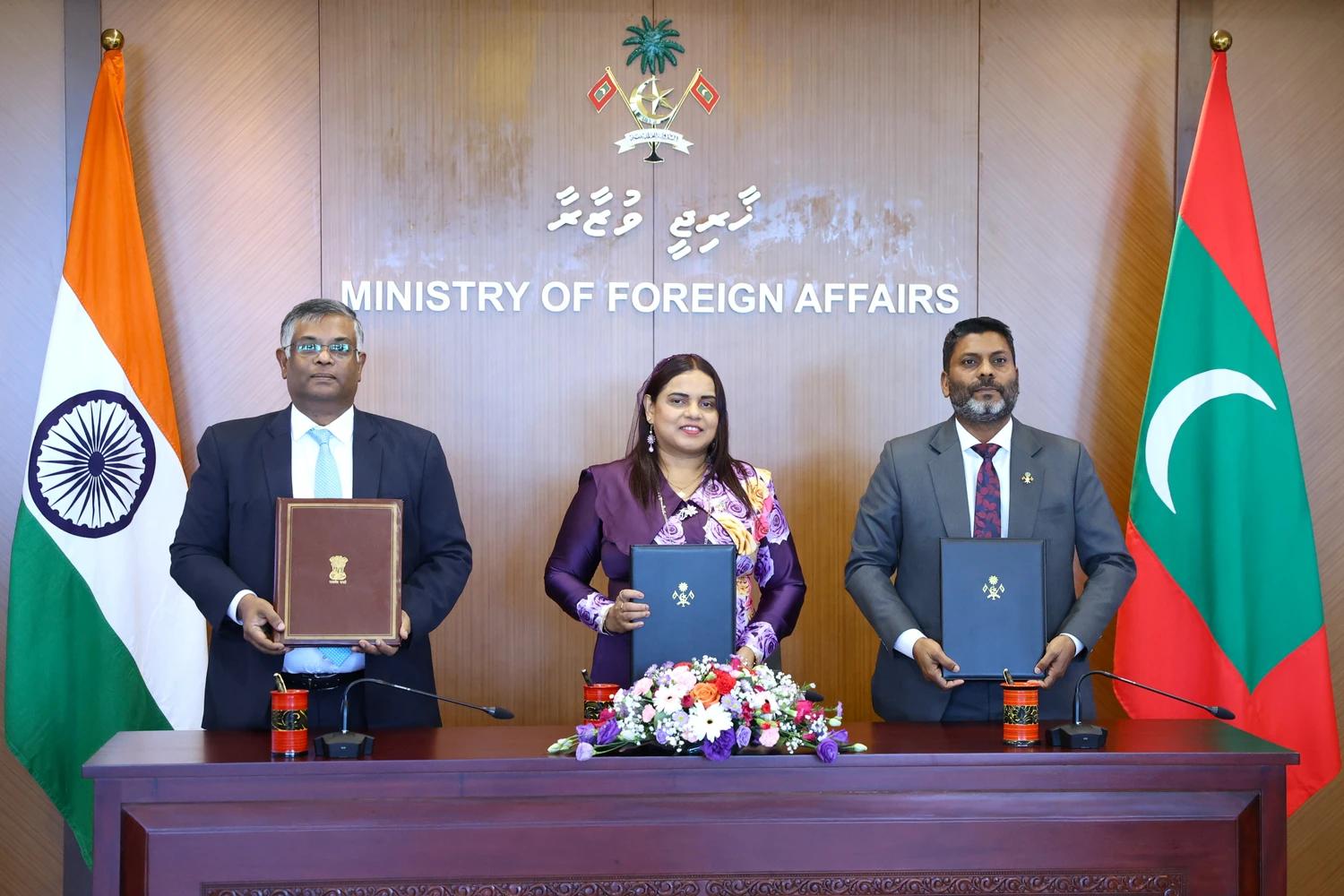އިންޑިއާގެ ހިލޭ އެހީގެ ދަށުން 42 ރަށެއްގެ ފިޓްނަސް ސެންޓަރުތަކަށް ބޭނުންވާ ސާމާނު ހޯދުމަށް އެއްބަސްވުމެއް!