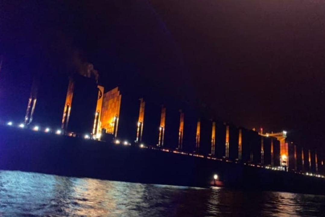 އައްޑޫ ކައިރިން ދަތުރުކުރި ބޭރުގެ މުދާއުފުލާ ބޯޓެއްގެ ބަލިމީހަކަށް އެމްއެންޑީއެފް ކޯސްޓްގާޑުން އެހީތެރިވެދީފި