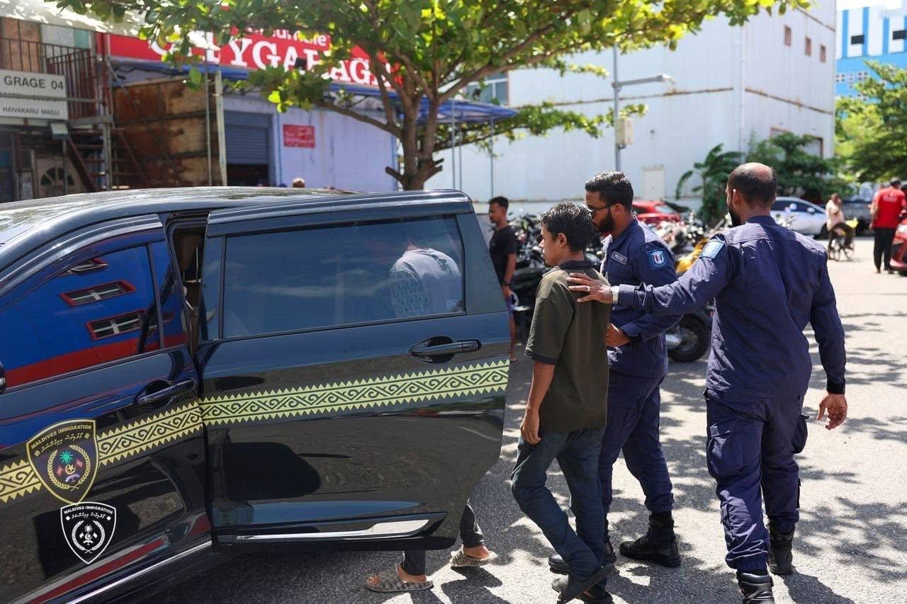 ޤަވާއިދާ ޚިލާފަށް އުޅުނު 12 ހާހަށްވުރެ ގިނަ ބިދޭސީން ޑީޕޯޓުކޮށްފި