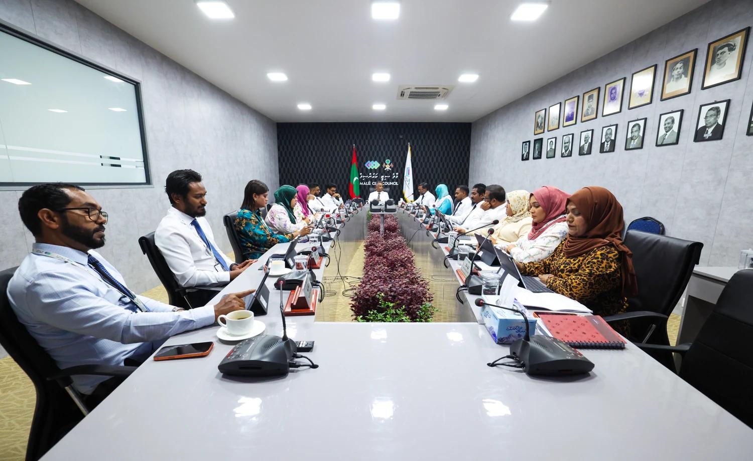 މާލޭގައި އުޅޭ ރަށްރަށުގެ ރައްޔިތުންނާ ބައްދަލުކުރަން ކައުންސިލްތަކަށް ހިލޭ ޖާގަ ދޭން ނިންމައިފި
