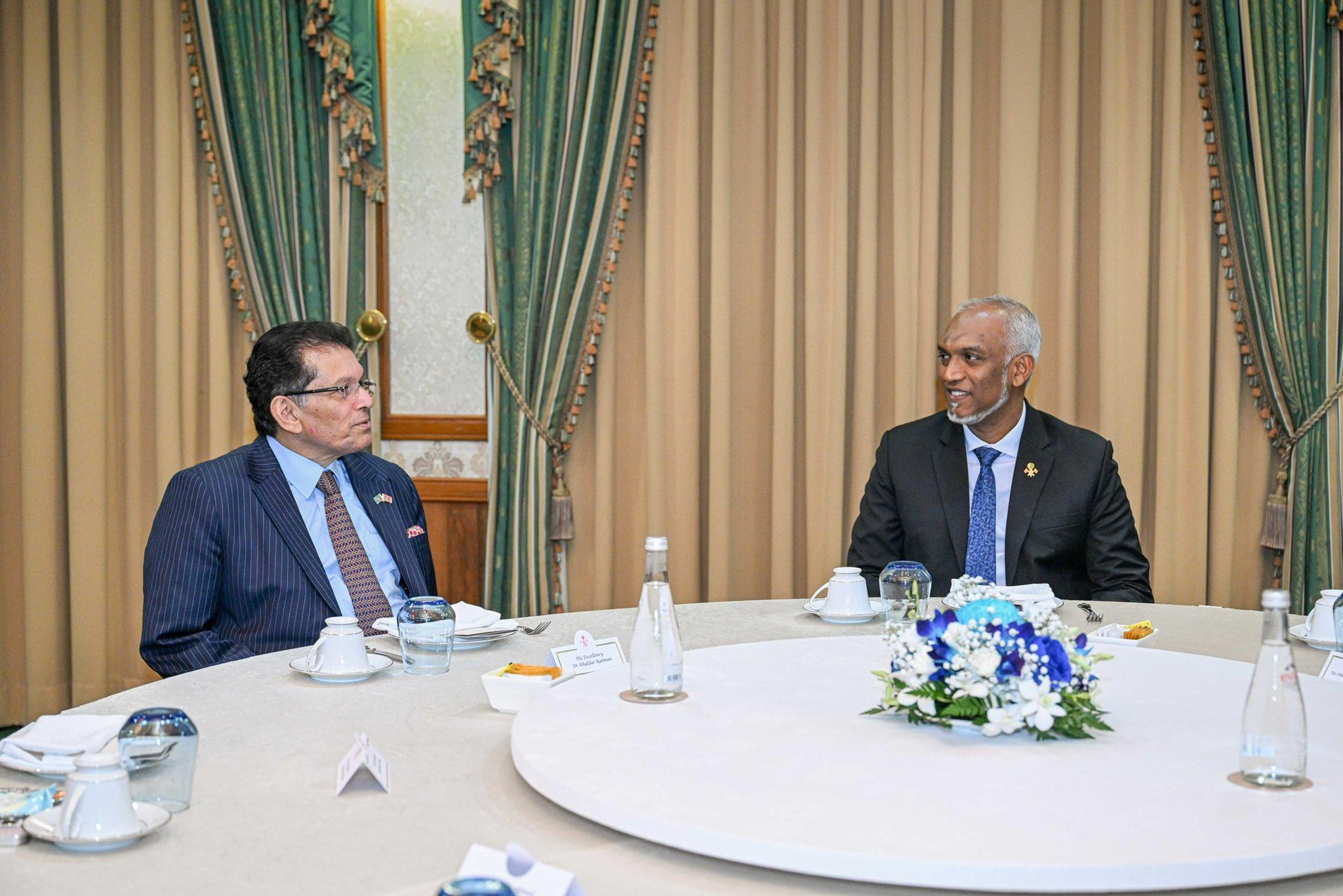 ބަންގްލަދޭޝްގެ ޚާރިޖީ ވަޒީރު ރައީސްގެ އަރިހަށް އިޙުތިރާމުގެ ޒިޔާރަތެއް ކުރައްވައިފި