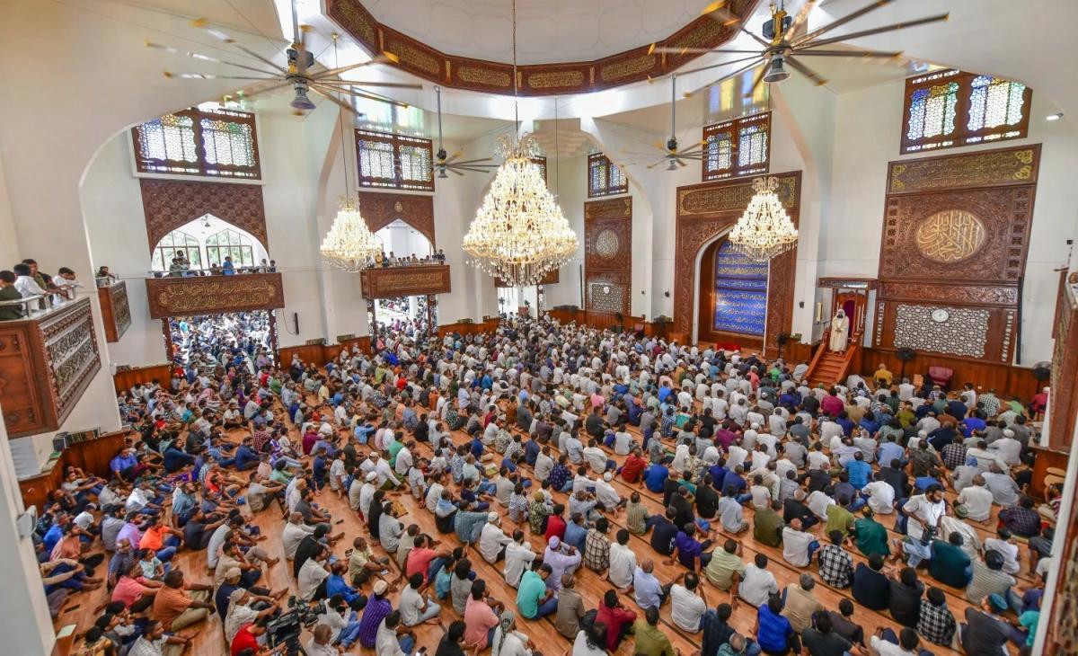 މަޑުމައިތިރިކަން އިސްކުރުމަކީ އިސްލާމީ ރިވެތި އަޚުލާޤުގެ މުހިންމު ބައެއް: ހުކުރު ޚުޠުބާ