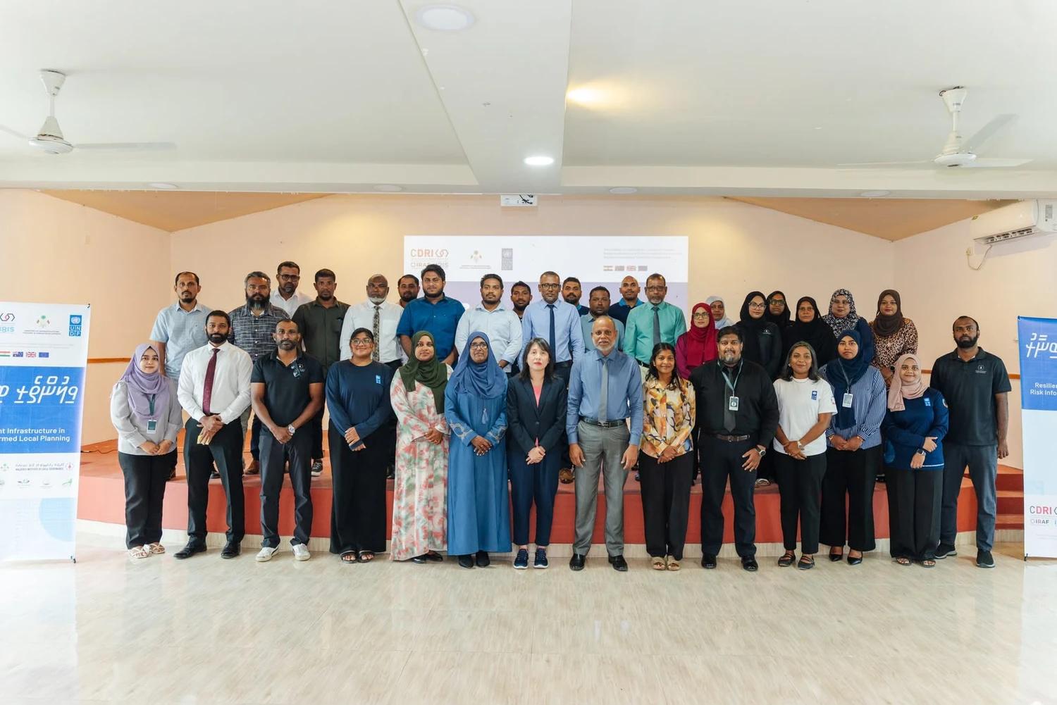 ހައުސިންގ މިނިސްޓްރީއާއި ޔޫއެންޑީޕީ ގުޅިގެން ހިންގާ "ވިލުންތެރި ބިނާރު" ޕްރޮގްރާމުގެ ސެޝަނެއް ފޮނަދޫގައި ބާއްވައިފި