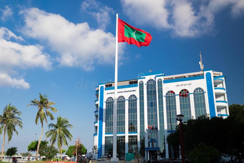 ޤަޠަރުގެ ކުރީގެ އަމީރު، އަވަހާރަވުމުގެ ހިތާމައިގާ ދިވެހި ދިދަ ބައިދަނޑިއަށް ތިރިކުރަނީ