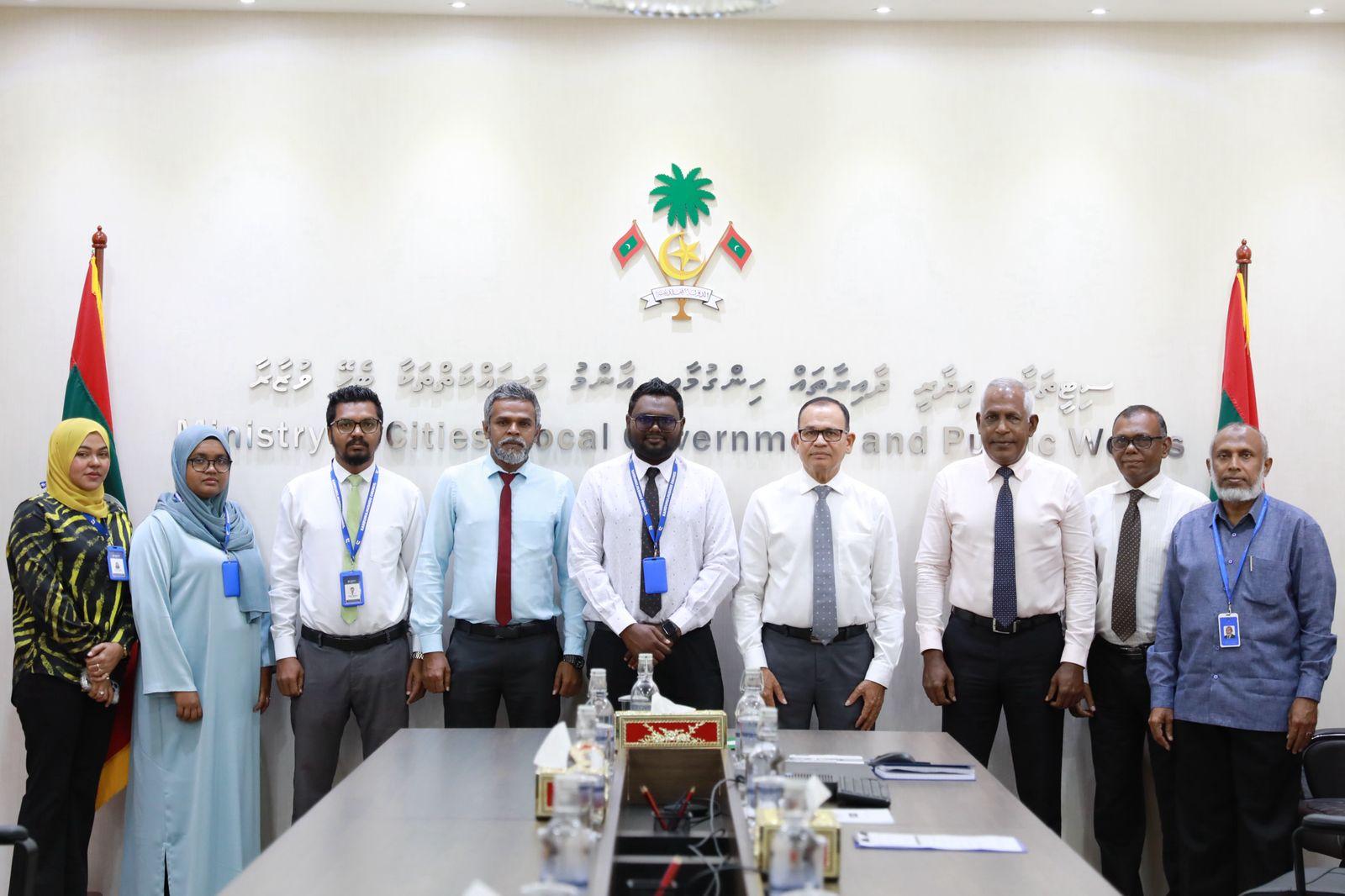 ވަޒީރު އާދަމް ޝަރީފް، ކަނޑުހުޅުދޫ ކައުންސިލާއި ބައްދަލުކުރައްވައިފި