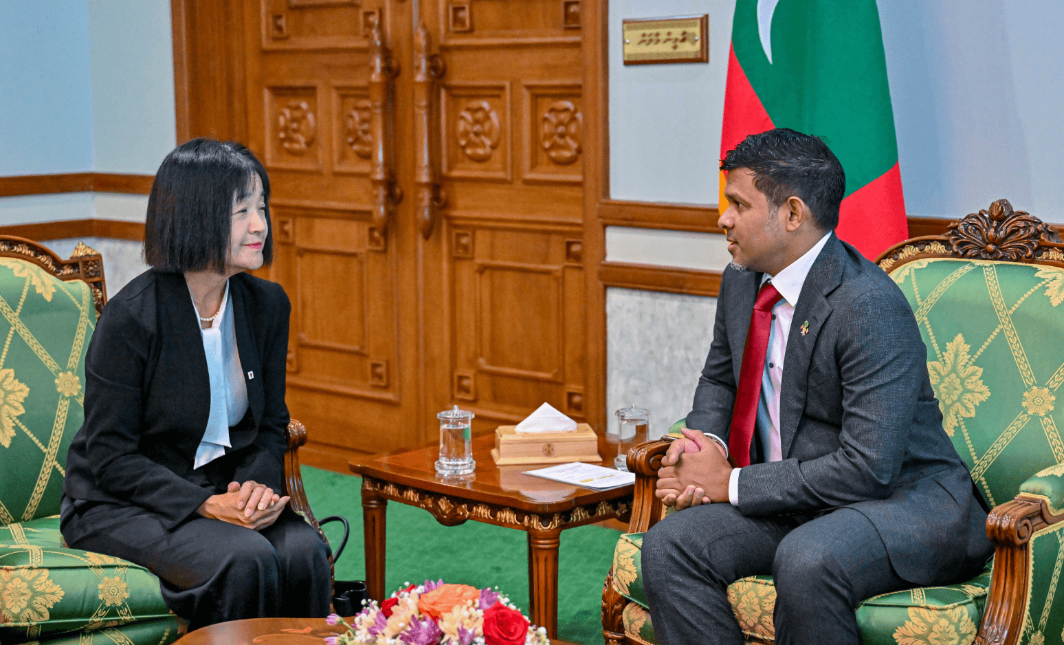 ޖަޕާނުގެ އައު ސަފީރު އިޝިގާމީ ރުމިކޯ، ނައިބު ރައީސްގެ އަރިހަށް އިޙްތިރާމްގެ ޒިޔާރަތެއް ކުރައްވައިފި