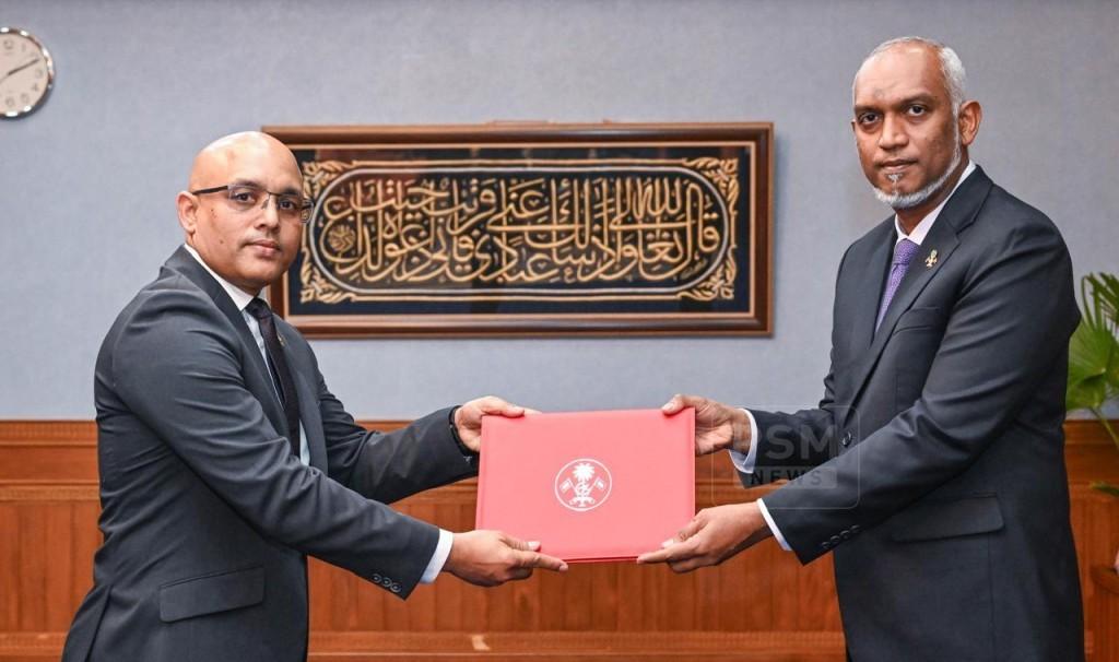 ފިނޭންސް މިނިސްޓަރަށް ރުހުންދޭން ކޮމިޓީން ފާސްކޮށްފި