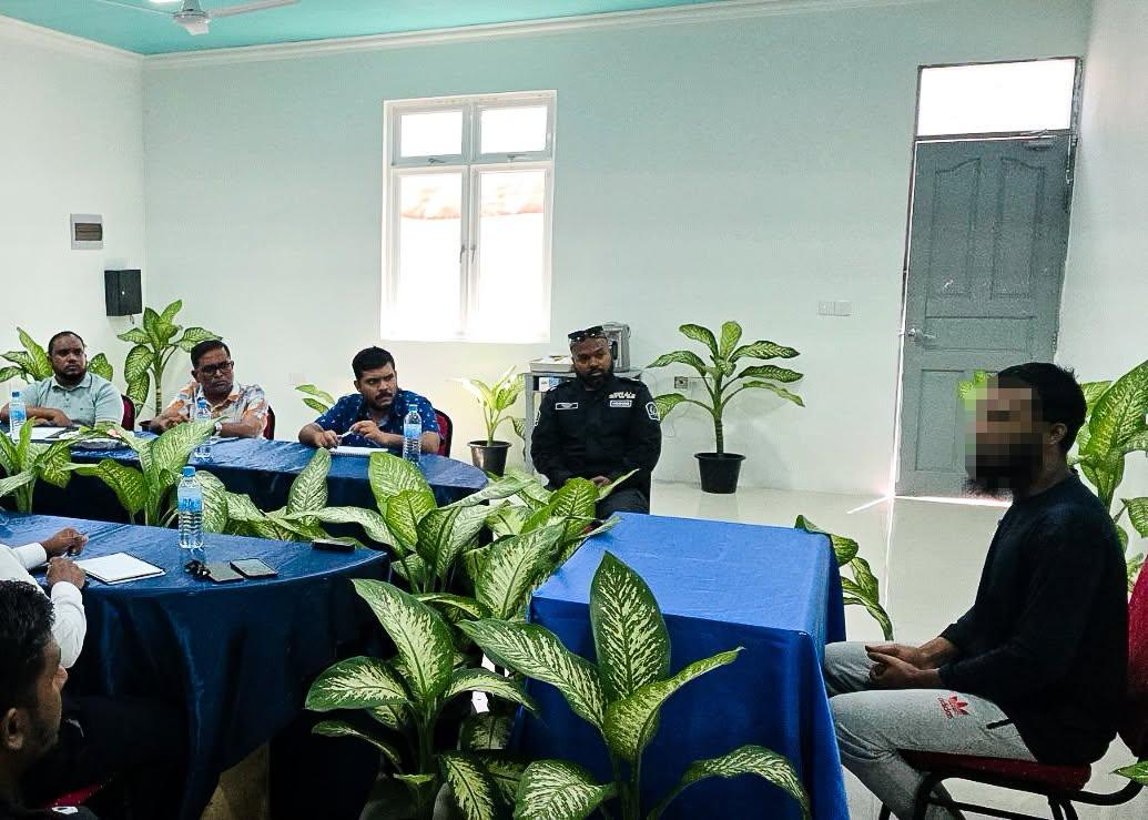ޕެރޯލަށް އެދި ހުށަހަޅާފައިވާ ފަރާތްތަކުގެ ތެރެއިން ޝަރުޠު ހަމަވާ ޤައިދީންނާ އިންޓަވިއުކޮށްފި